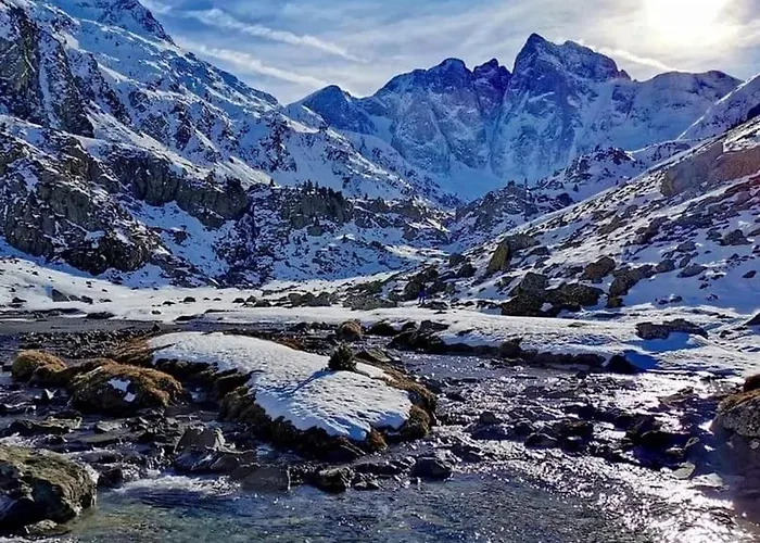 Апартаменты Avec Mezzanine Au Centre De Cauterets, Wi-fi Inclus - Fr-1-812-146 *